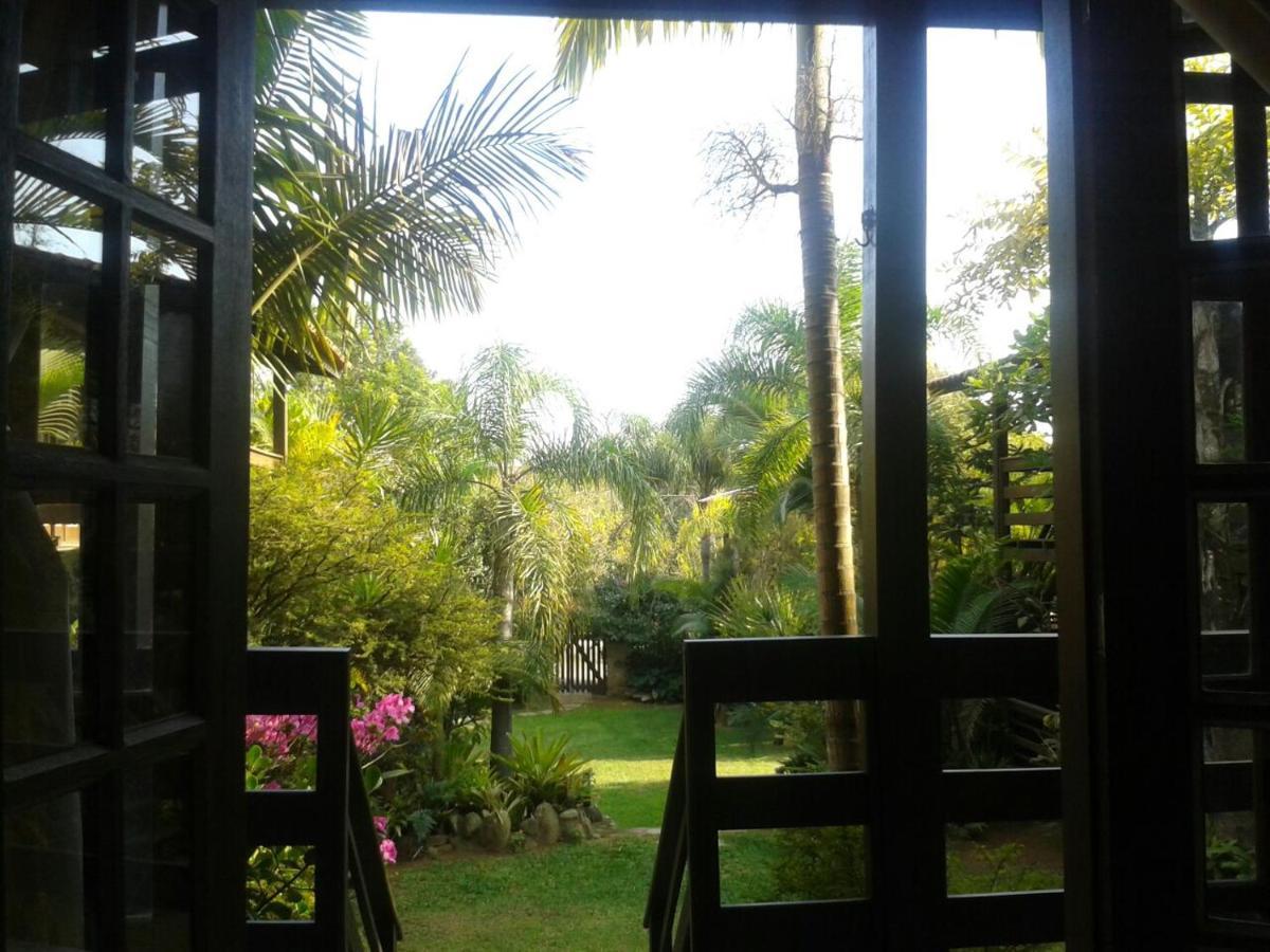 Pousada Além do Jardim Praia do Rosa Esterno foto